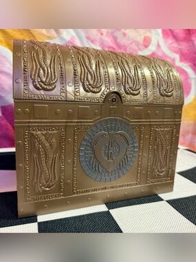 Vintage Disney Zizzle 2006 Dead Mans Chest Davy Jones Treasure Plastic Chest